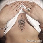 фото тату под женской грудью 26.01.2019 №201 - tattoo under the breasts - tatufoto.com