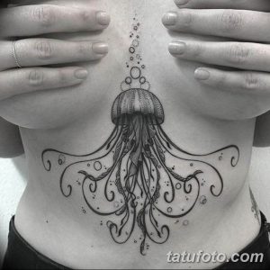 фото тату под женской грудью 26.01.2019 №206 - tattoo under the breasts - tatufoto.com