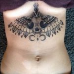 фото тату под женской грудью 26.01.2019 №216 - tattoo under the breasts - tatufoto.com