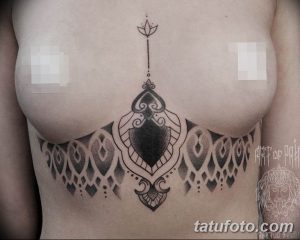 фото тату под женской грудью 26.01.2019 №219 - tattoo under the breasts - tatufoto.com