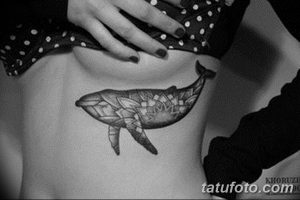 фото тату под женской грудью 26.01.2019 №223 - tattoo under the breasts - tatufoto.com