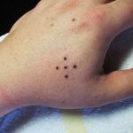 Один в четырех стенах наколка что означает. Смотреть фото Один в четырех стенах наколка что означает. Смотреть картинку Один в четырех стенах наколка что означает. Картинка про Один в четырех стенах наколка что означает. Фото Один в четырех стенах наколка что означает