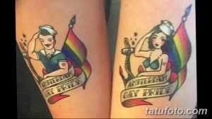 Фото парных тату на руках: мужчина-моряк с радужным флагом и женщина-моряк с радужным флагом. Яркий и символичный рисунок, выражающий любовь и гордость.