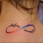 Фото тату: Символ бесконечности с надписью "define normal" на шее. Цветная татуировка, акварельный стиль.