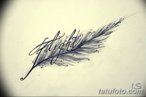 Красивый эскиз татуировки пера с изящной надписью "Flight". Идеально для тех, кто верит в свободу и стремится к новым высотам.