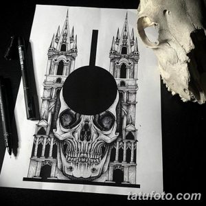 Детальный черно-белый эскиз татуировки, изображающий череп, встроенный в готический собор, с темным фоном.