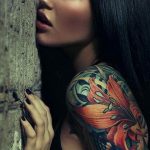 фото красивой девушки с татуировкой 12.03.2019 №003 - girl with a tattoo - tatufoto.com
