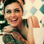 фото красивой девушки с татуировкой 12.03.2019 №007 - girl with a tattoo - tatufoto.com