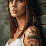 фото красивой девушки с татуировкой 12.03.2019 №101 - girl with a tattoo - tatufoto.com