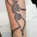 фото рисунка тату со скелетом 26.03.2019 №024 - skeleton tattoo - tatufoto.com