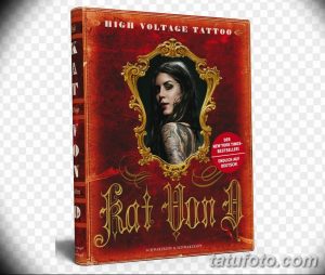 Фотография обложки книги Кат Вон Ди "High Voltage Tattoo" с изображением ее портрета в рамке.