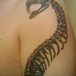 фото тату змея скелет 26.03.2019 №009 - snake skeleton tattoo - tatufoto.com