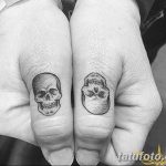 фото тату на пальцах скелет 25.03.2019 №031 - finger tattoo skeleton - tatufoto.com