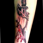 фото тату нож с кровью 19.03.2019 №001 - tattoo knife with blood - tatufoto.com