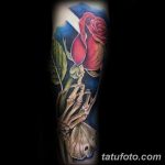 фото тату роза с рукой скелета 26.03.2019 №019 - rose tattoo with skeleton ha - tatufoto.com