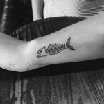 фото тату рыбий скелет 25.03.2019 №011 - fish skeleton tattoo - tatufoto.com