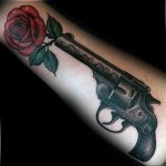 фото тату с пистолето 04.03.2019 №019 - photo tattoo with a gun - tatufoto.com