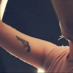фото тату с пистолето 04.03.2019 №030 - photo tattoo with a gun - tatufoto.com