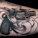 фото тату с пистолето 04.03.2019 №076 - photo tattoo with a gun - tatufoto.com