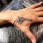 фото тату с пистолето 04.03.2019 №077 - photo tattoo with a gun - tatufoto.com