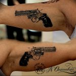 фото тату с пистолето 04.03.2019 №119 - photo tattoo with a gun - tatufoto.com