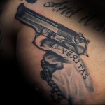 фото тату с пистолето 04.03.2019 №148 - photo tattoo with a gun - tatufoto.com