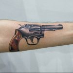 фото тату с пистолето 04.03.2019 №183 - photo tattoo with a gun - tatufoto.com
