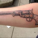 фото тату с пистолето 04.03.2019 №203 - photo tattoo with a gun - tatufoto.com