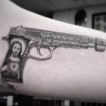 фото тату с пистолето 04.03.2019 №209 - photo tattoo with a gun - tatufoto.com