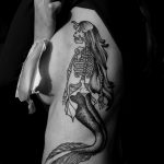 фото тату скелет русалки 26.03.2019 №043 - mermaid skeleton tattoo - tatufoto.com