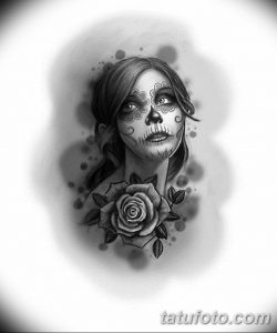 Черно-белый эскиз татуировки в стиле Sugar Skull с изображением девушки и розы. Детализированный рисунок для вдохновения.