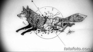 Черно-белый эскиз татуировки с изображением бегущей лисы, частично состоящей из геометрических фигур. Современный и оригинальный дизайн.