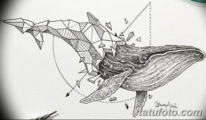 Черно-белый эскиз татуировки кита, выполненный в геометрическом стиле с использованием треугольников и линий. Подходит для любителей морской тематики и современных дизайнов.