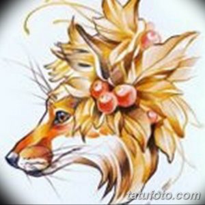 Эскиз татуировки с изображением головы лиса золотистого цвета, украшенной ягодами. Изящный рисунок с акцентом на детали.