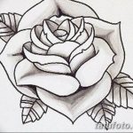 Черно-белый эскиз татуировки с изображением розы. Простой и элегантный рисунок, идеально подходящий для первого тату.