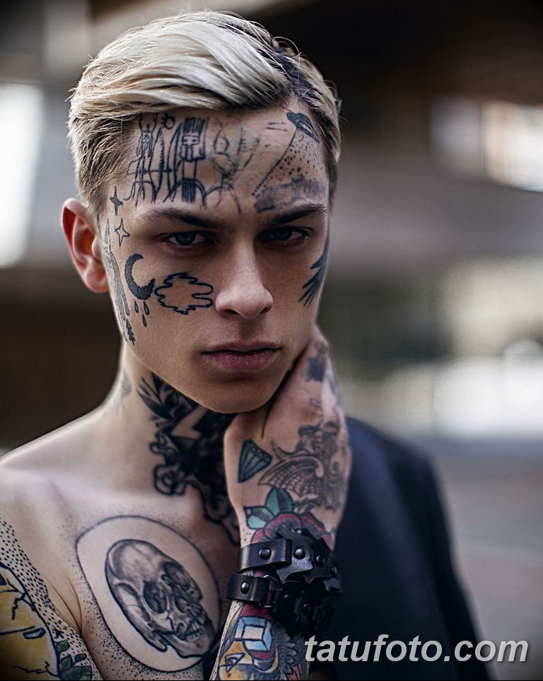 Facial tattoo eveline model wife