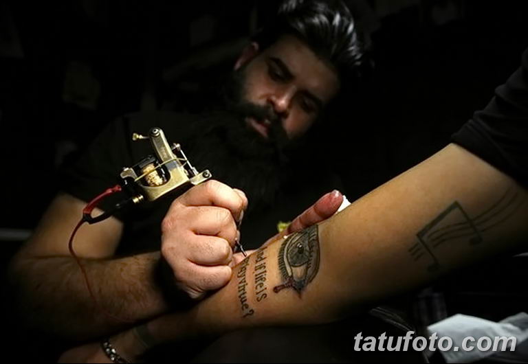Иракские военнослужащие наносят татуировки чтобы скрыть шрамы полученные на войне - фото 6
