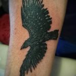 Фото тату черный ворон 15.04.2019 №141 - ideas black raven tattoo - tatufoto.com