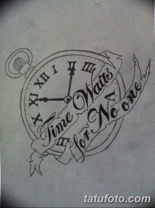 Эскиз тату: карманные часы с римскими цифрами и надписью 'Time Waits for No One'. Простой и лаконичный рисунок татуировки в черно-белом цвете.