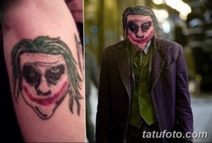 Фото тату лица Джокера на предплечье. Цветная татуировка с яркими красками и детальной проработкой грима и выражения лица.