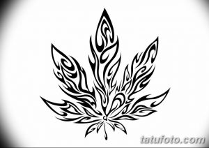 Черный эскиз татуировки листа конопли, выполненный в стиле трайбл с использованием геометрических узоров и орнаментов. Подходит для любителей этнических и абстрактных тату.