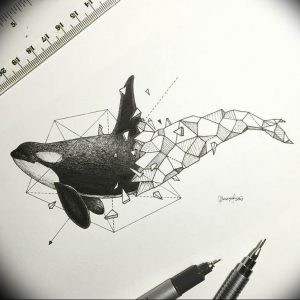 Эскиз татуировки косатки, выполненный в геометрическом стиле. Изображение состоит из множества треугольников и линий, создающих объемный эффект.