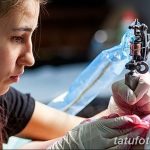 Фото тату мастер девушка 18.06.2019 №022 - tattoo master woman - tatufoto.com