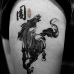 Фото тату лошадь на бедре 24.07.2019 №011 - horse tattoo on thigh - tatufoto.com