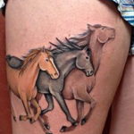 Фото тату лошадь на бедре 24.07.2019 №055 - horse tattoo on thigh - tatufoto.com