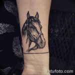 Фото тату лошадь на запястье 24.07.2019 №009 - horse tattoo on wrist - tatufoto.com