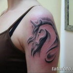 Фото тату лошадь на плече 24.07.2019 №002 - horse tattoo on shoulder - tatufoto.com