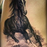 Фото черная лошадь тату 24.07.2019 №001 - black horse tattoo - tatufoto.com