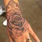 Фото красивые розы тату 12.08.2019 №040 - beautiful roses tattoo - tatufoto.com