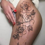Фото красивые тату на бедре 12.08.2019 №068 - beautiful tattoos on the hip - tatufoto.com